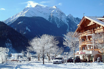 Amritsar/Chandigarh to Dalhousie Taxi